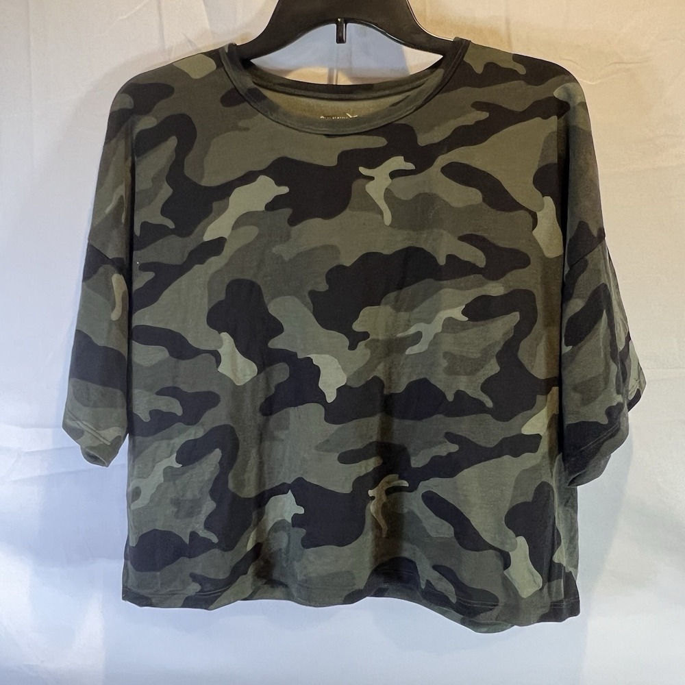 NWT Old Navy Womens Size Medium‎ Crop Top Green Camo Active GoDry Camouflage